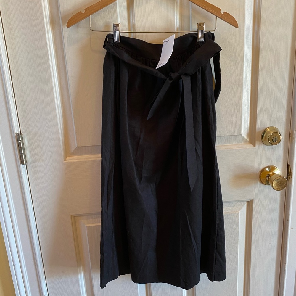Black Midi Skirt with Bow and Tags